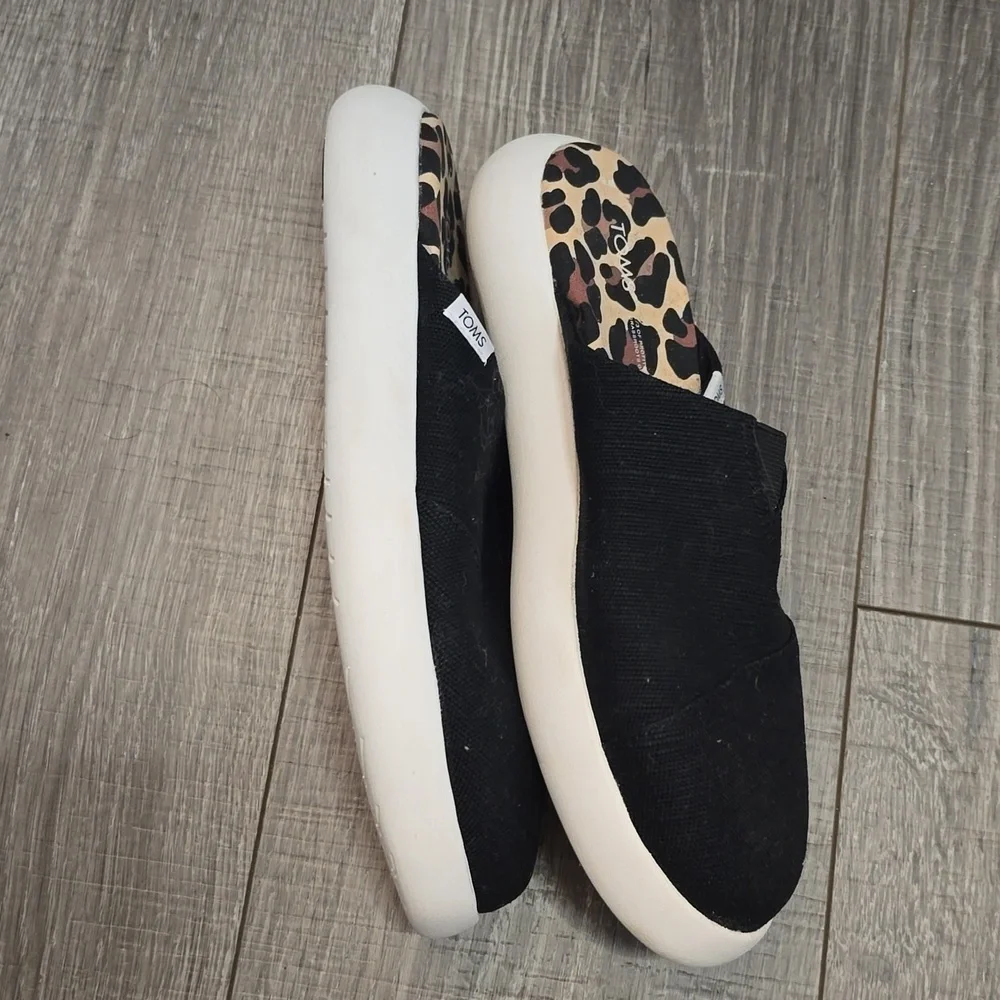 TOMS Black Mules with Leopard Print Insole. New Wuthout Tags. Size 8. - Picture 8 of 11